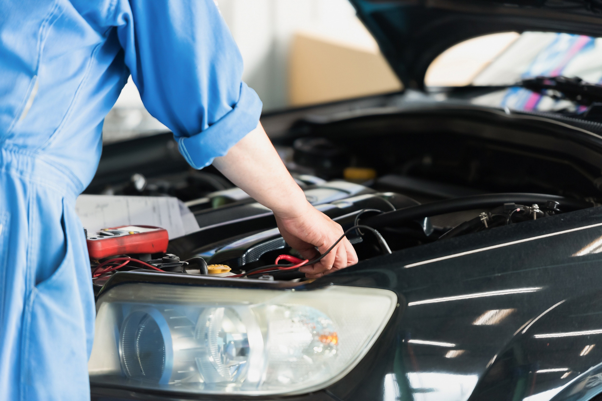 自動車整備士とは？ 仕事内容や必要な資格など