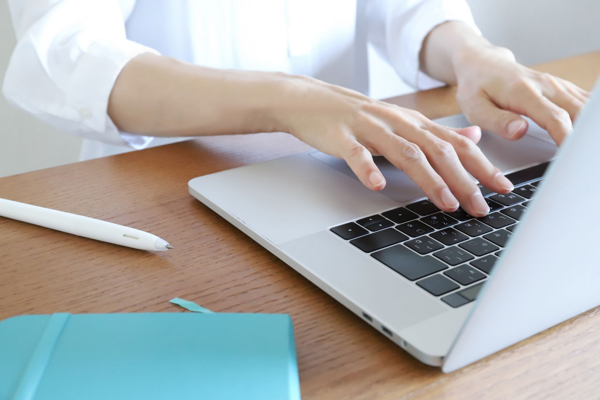 ご教示とは？ ビジネスシーンでの使い方やご教授との違いなど