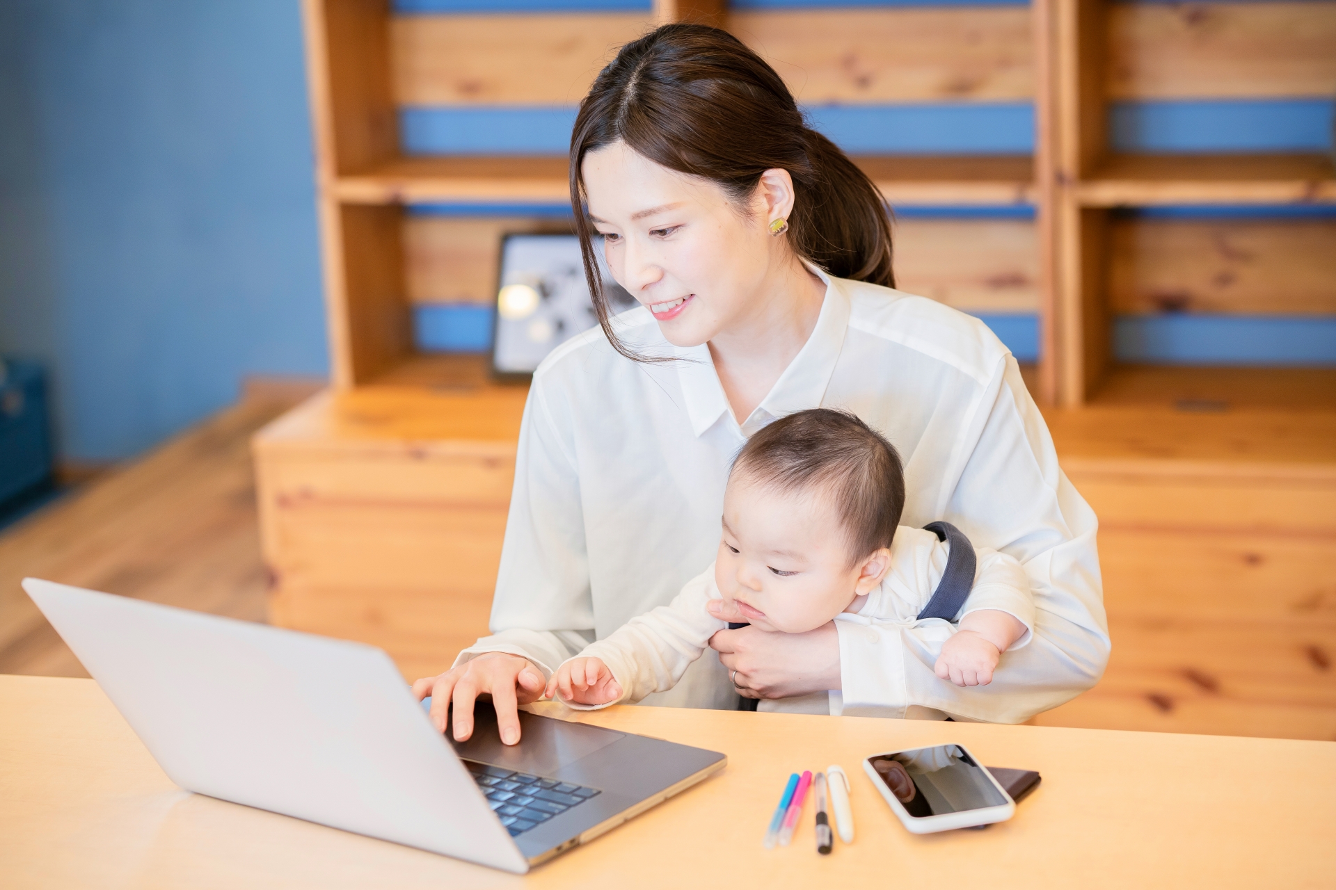 育休中の給料はいくらもらえる？ 受給条件・期間など