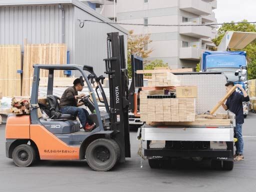 株式会社　川口木材センター