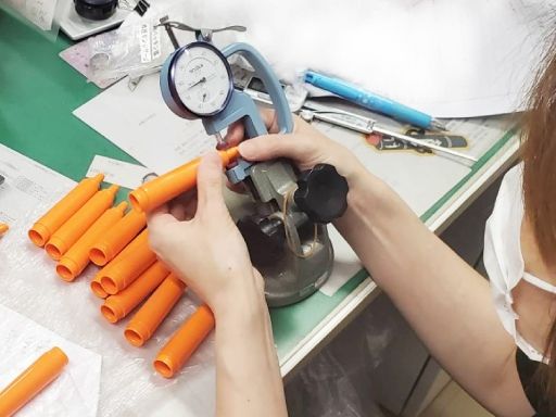 専用工具で測定中！