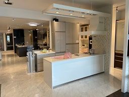 セキトランスシステム　株式会社