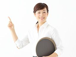 【ゴルフ場レストランのホールスタッフ】女性活躍中◆未経験歓迎◆経験者優遇