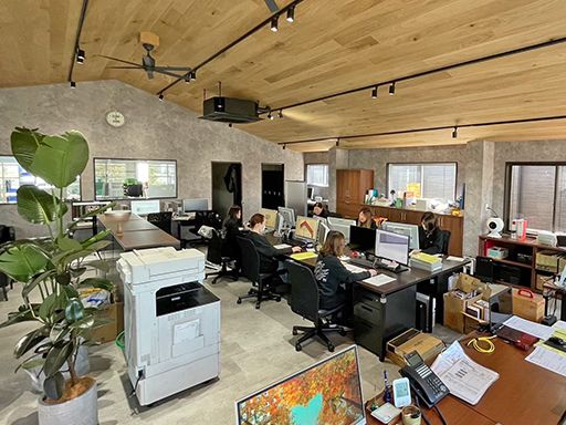 3年前に完成したばかりのキレイな職場♪