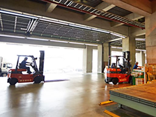 主要道からも近く多方面から通える好立地♪