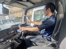 八ッ峰運輸株式会社