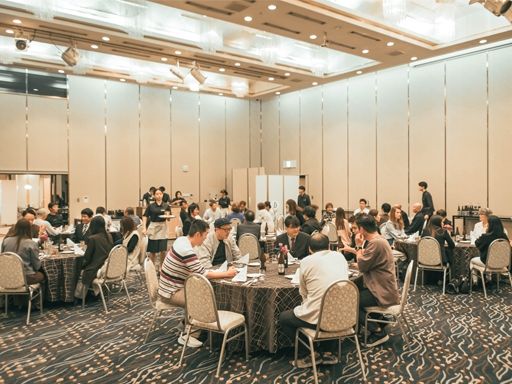 【写真】全社集会後の食事会（参加自由）